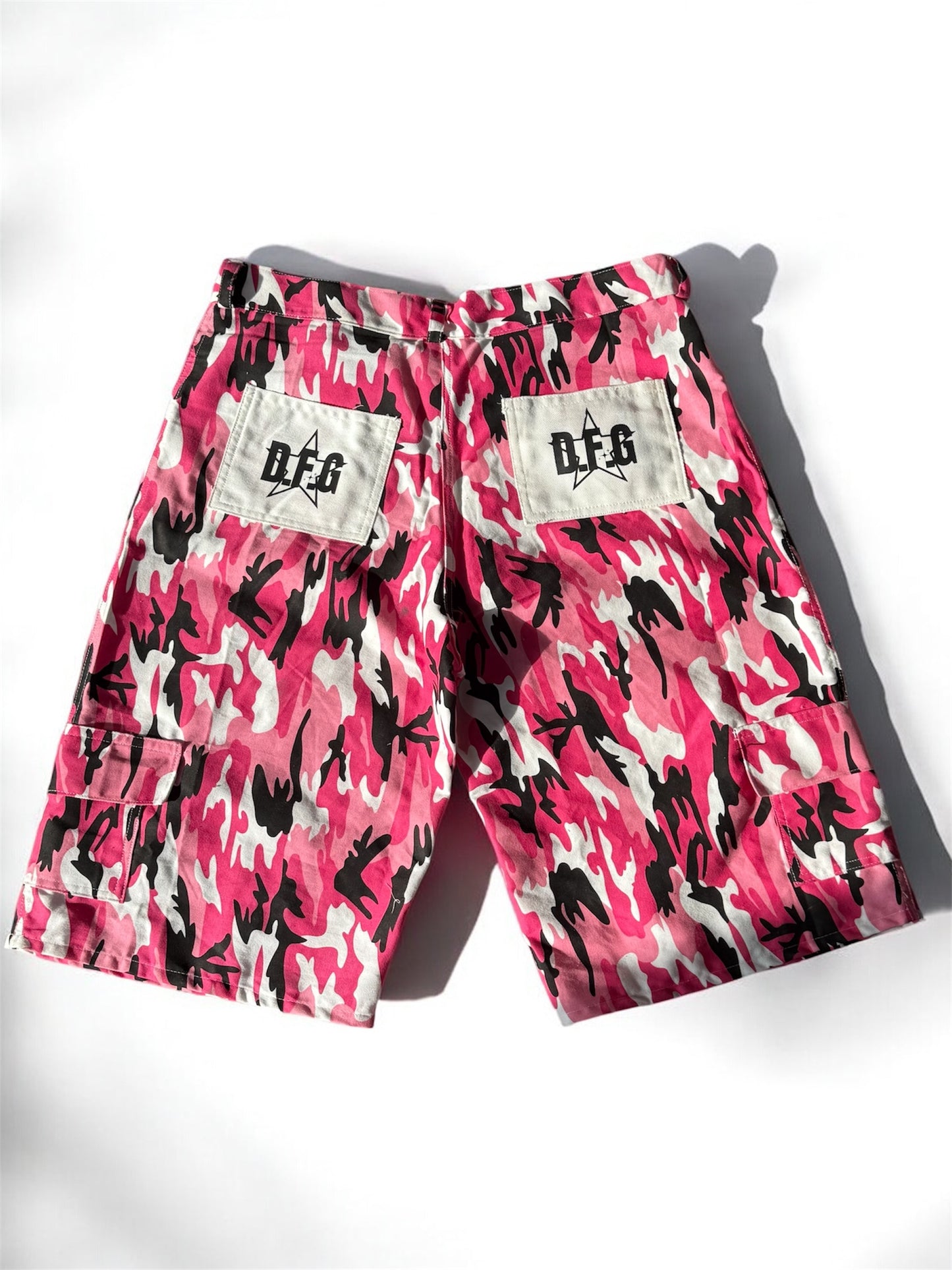 Pink camo short DFG.